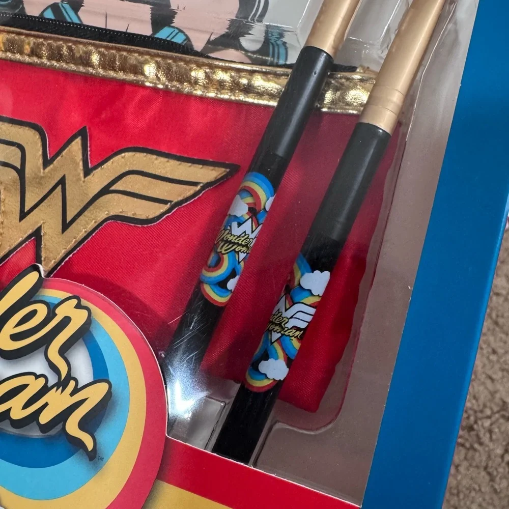 Warner Bros. Wonder Woman Face & Eye Brush Set Makeup Set